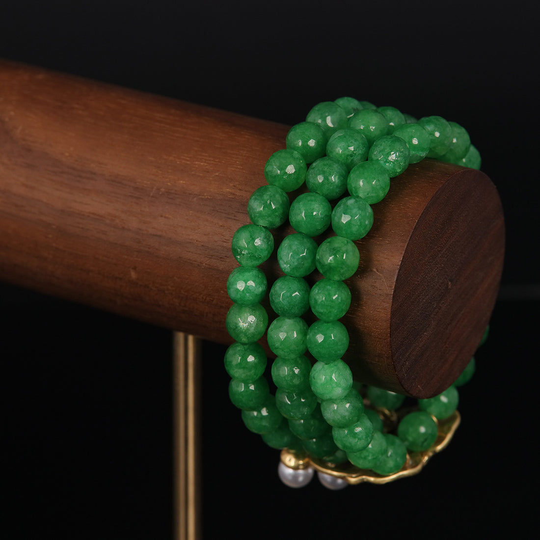 Pre-loved vintage, high-end temperament, versatile, fashionable, niche design, retro style, natural greenstone lotus leaf bracelet